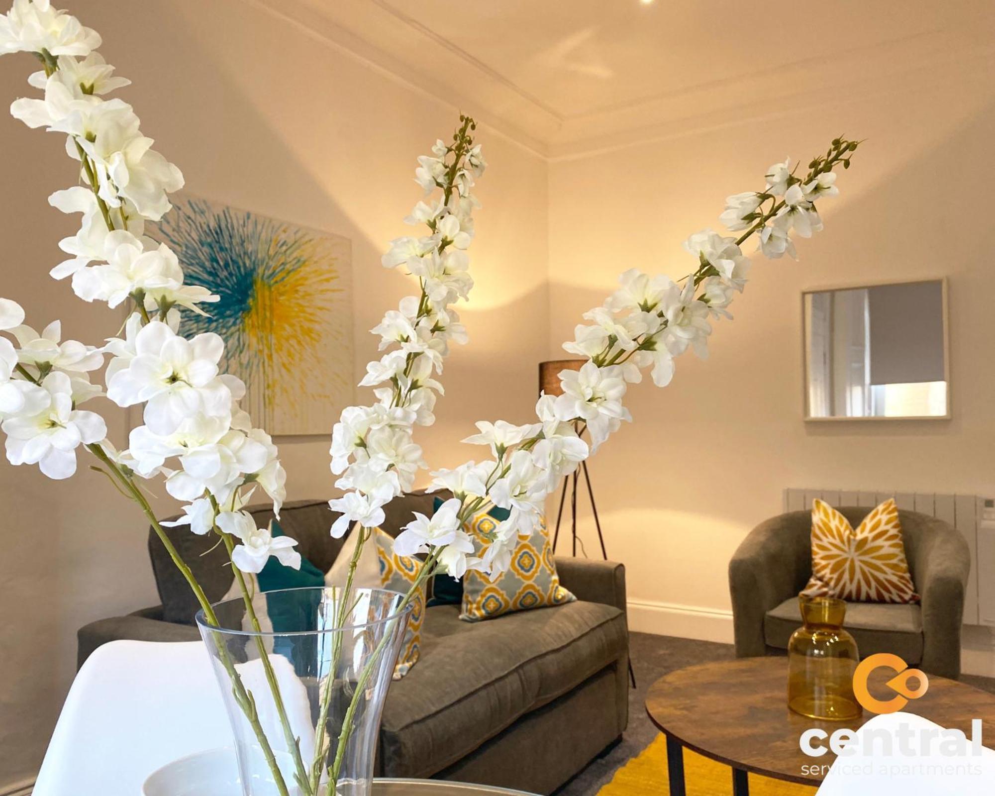 Central Serviced Apartments - Cosy 1 Bedroom - Modern - Close To Transport Links - Quiet Neighbourhood - Fast Wifi - Fully Equipped - Smart Tvs In All Rooms - Monthly Stays Welcome - Free Street Parking - Ideal Relocation To Dundee Accommodation Exterior foto